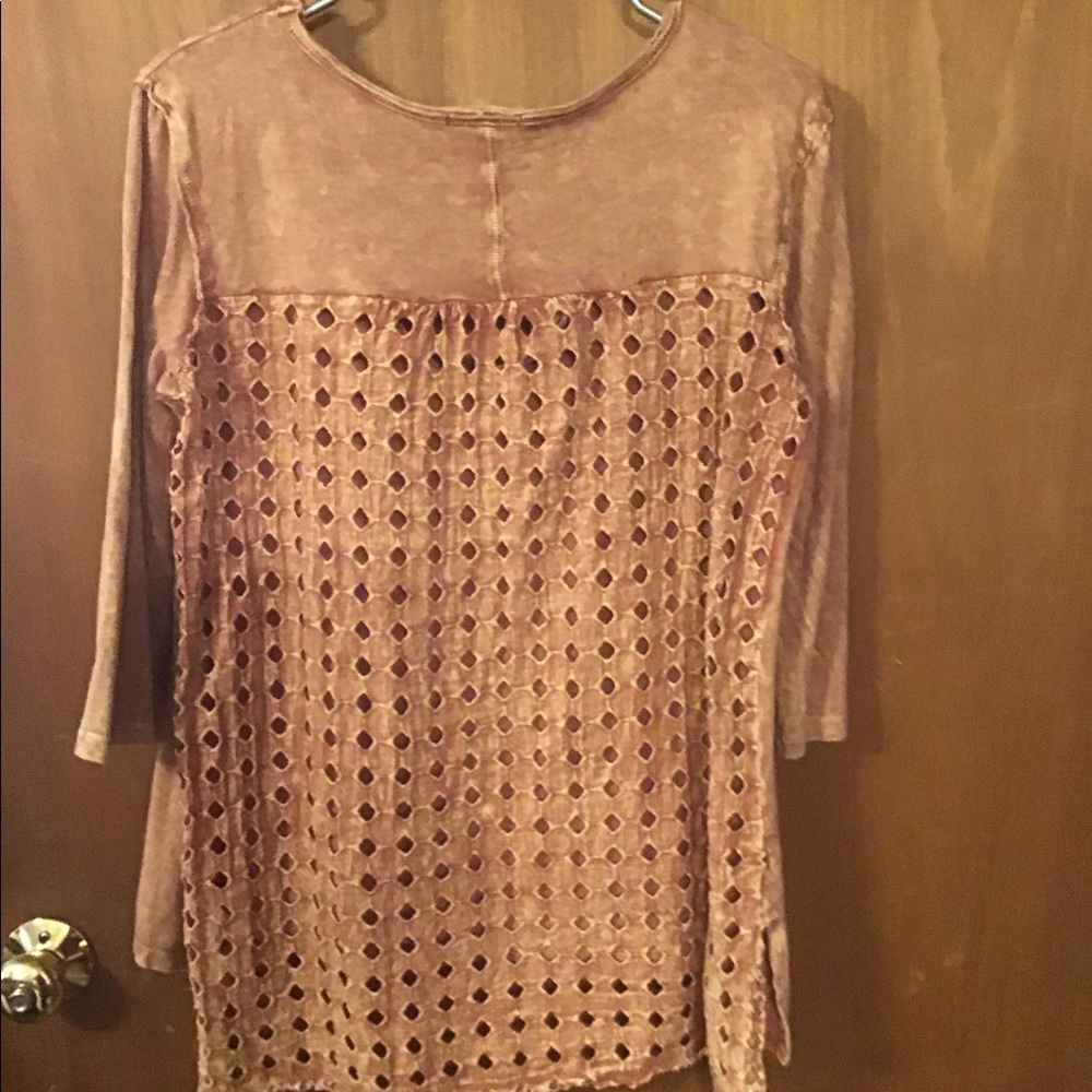 Tops - Picture 3 of 5